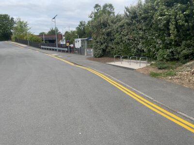 Photograph of double yellow lines next to Radcliffe on Trent train station