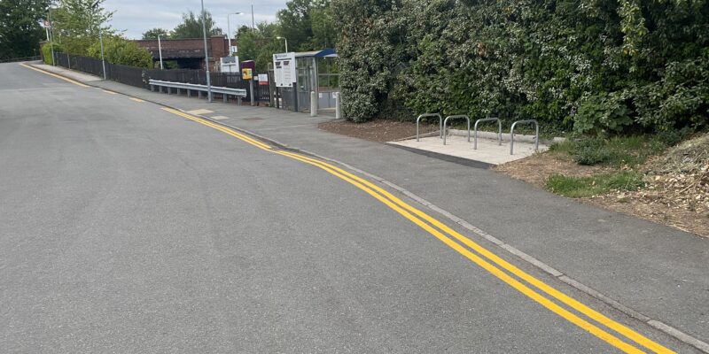 Photograph of double yellow lines next to Radcliffe on Trent train station